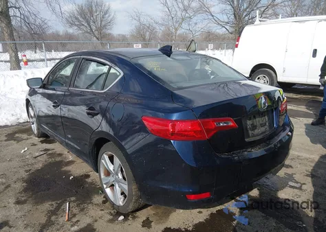 2013 Acura Ilx 2.0L z USA, uszkodzony, nr VIN 19VDE1F58DE005769